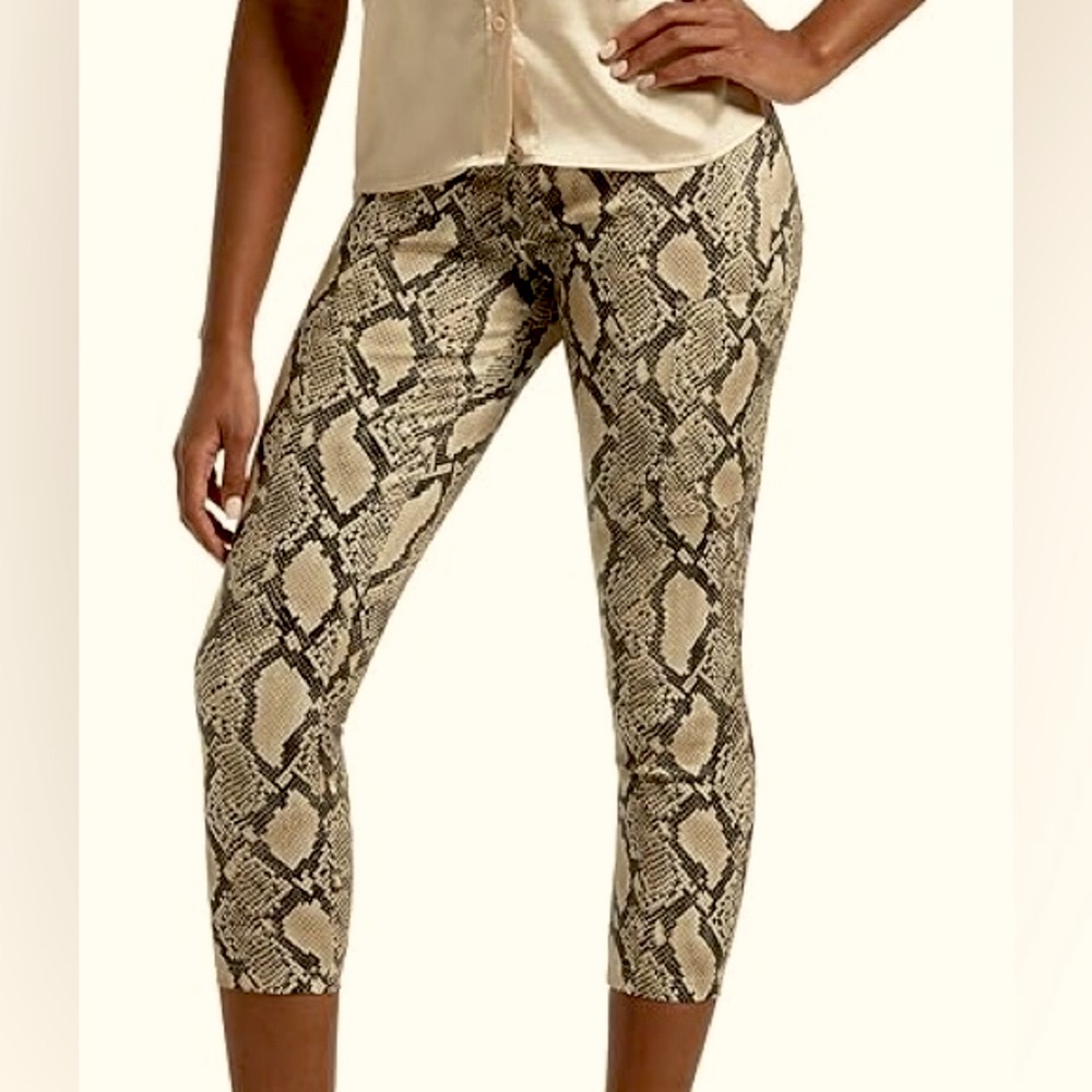 KENDALL + KYLIE Women's Embossed Python Twill Capri size Xl